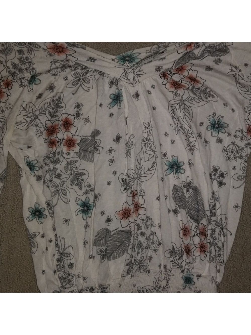 American Rag Floral top - Picture 2 of 2
